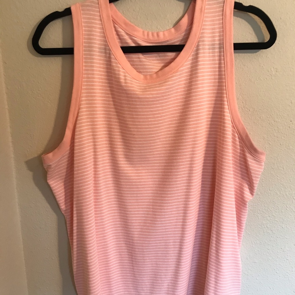 Old Navy tank top. Size XXL.